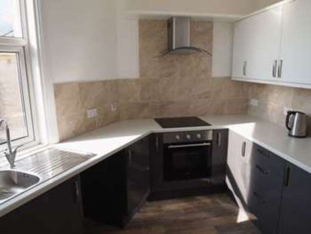  Image of 2 bedroom Flat to rent in South Street Torquay TQ2 at South Street  Torquay, TQ2 5AE