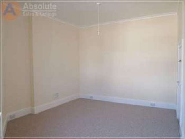  Image of 2 bedroom Flat to rent in South Street Torquay TQ2 at South Street  Torquay, TQ2 5AE