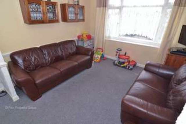  Image of 2 bedroom Flat for sale in Southchurch Road Southend-on-Sea SS1 at Southchurch Road  Southend-On-Sea, SS1 2LR