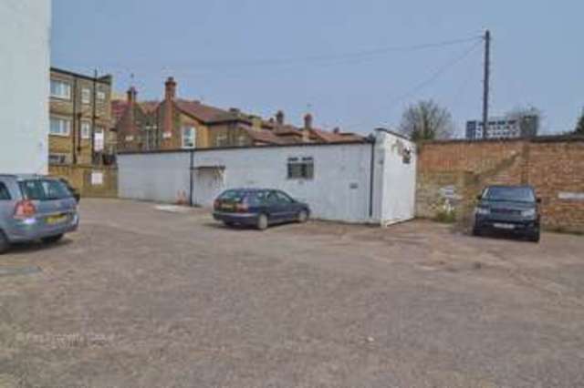  Image of 2 bedroom Flat for sale in Southchurch Road Southend-on-Sea SS1 at Southchurch Road  Southend-On-Sea, SS1 2LR