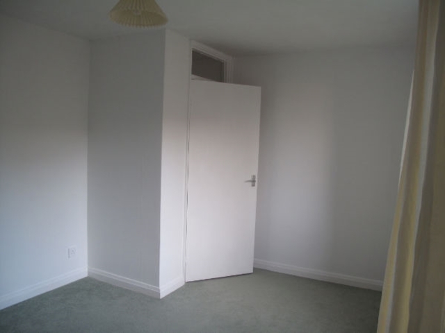  Image of 2 bedroom Flat to rent in Firshill Walk Sheffield S4 at Pitsmoor  Sheffield, S4 7BR