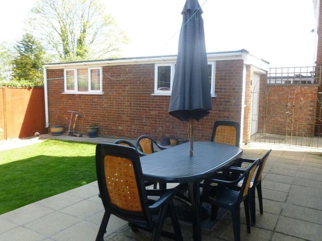  Image of 4 bedroom Detached house for sale in St. Christophers Close Dunstable LU5 at St. Christophers Close  Dunstable, LU5 4PD