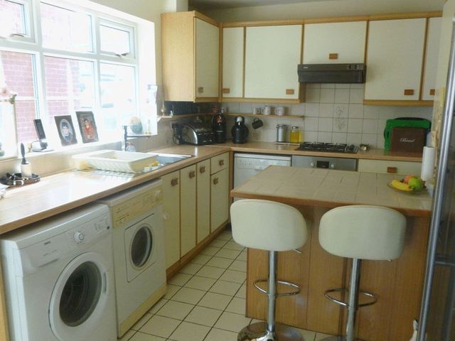  Image of 4 bedroom Detached house for sale in St. Christophers Close Dunstable LU5 at St. Christophers Close  Dunstable, LU5 4PD