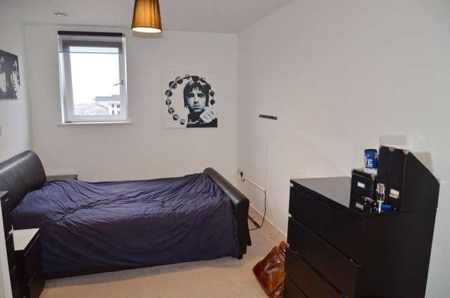  Image of 2 bedroom Flat for sale in James Weld Close Shirley Southampton SO15 at Southampton, SO15 2SW