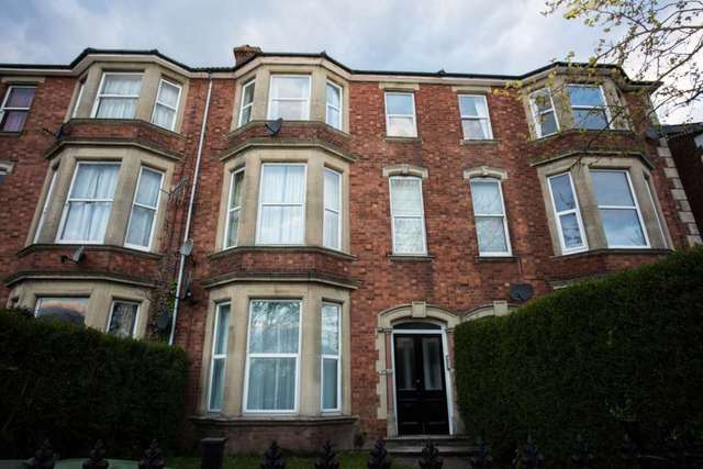  Image of 2 bedroom Flat for sale in St. Johns Road Southborough Tunbridge Wells TN4 at Royal Tunbridge Wells  Royal Tunbridge Wells, TN4 9UG
