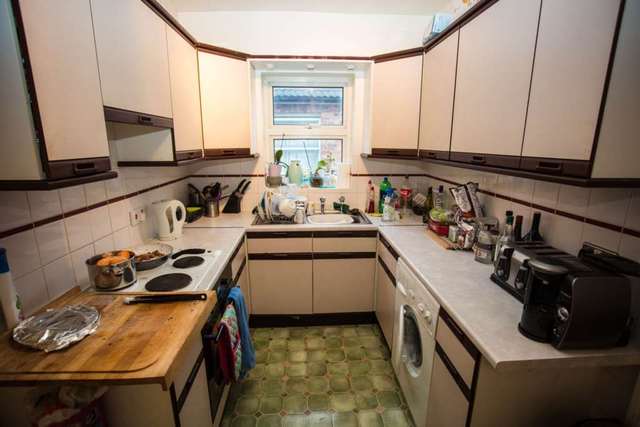  Image of 2 bedroom Flat for sale in St. Johns Road Southborough Tunbridge Wells TN4 at Royal Tunbridge Wells  Royal Tunbridge Wells, TN4 9UG