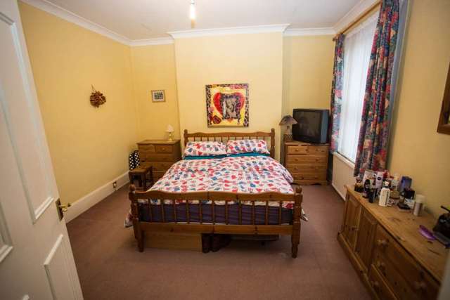  Image of 2 bedroom Flat for sale in St. Johns Road Southborough Tunbridge Wells TN4 at Royal Tunbridge Wells  Royal Tunbridge Wells, TN4 9UG