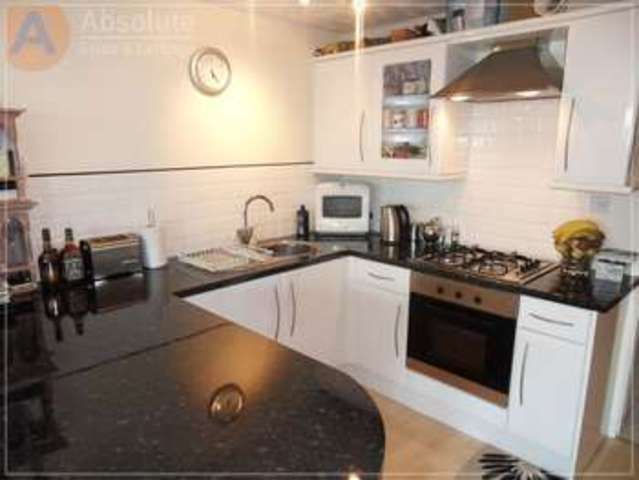  Image of 1 bedroom Flat to rent in St. Lukes Road South Torquay TQ2 at St Lukes Road South  Torquay, TQ2 5YQ