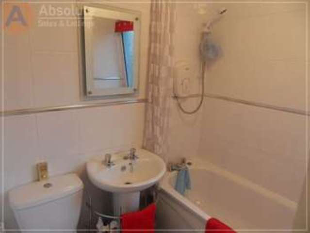  Image of 1 bedroom Flat to rent in St. Lukes Road South Torquay TQ2 at St Lukes Road South  Torquay, TQ2 5YQ