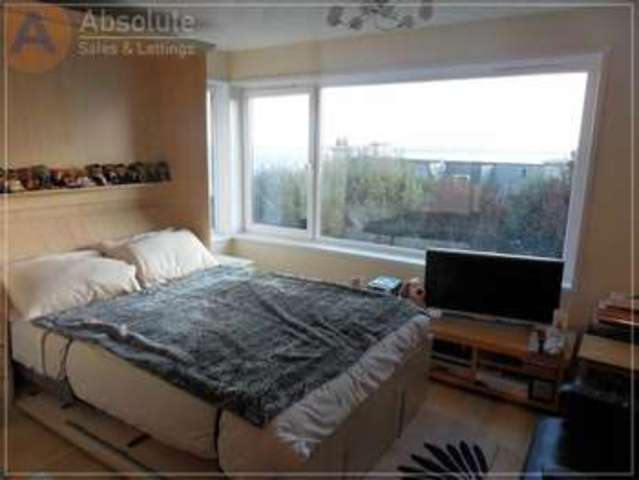  Image of 1 bedroom Flat to rent in St. Lukes Road South Torquay TQ2 at St Lukes Road South  Torquay, TQ2 5YQ