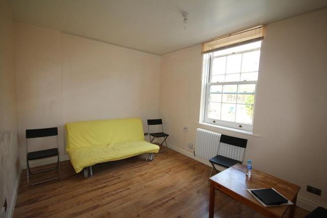 Image of 1 bedroom Flat to rent in Stamford Hill London N16 at Stoke Newington  London, N16 5TQ