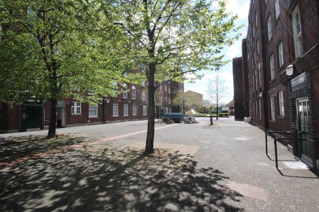  Image of 1 bedroom Flat to rent in Stamford Hill London N16 at Stoke Newington  London, N16 5TQ