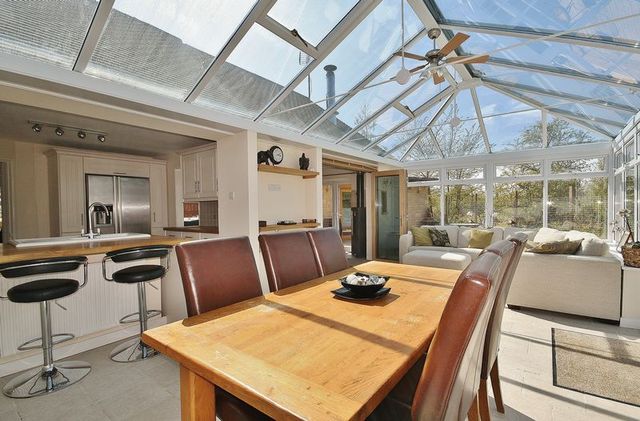  Image of 4 bedroom Detached house for sale in Manor Crescent Standlake Witney OX29 at Manor Crescent Standlake Standlake, OX29 7RX