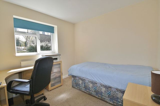  Image of 4 bedroom Detached house for sale in Manor Crescent Standlake Witney OX29 at Manor Crescent Standlake Standlake, OX29 7RX