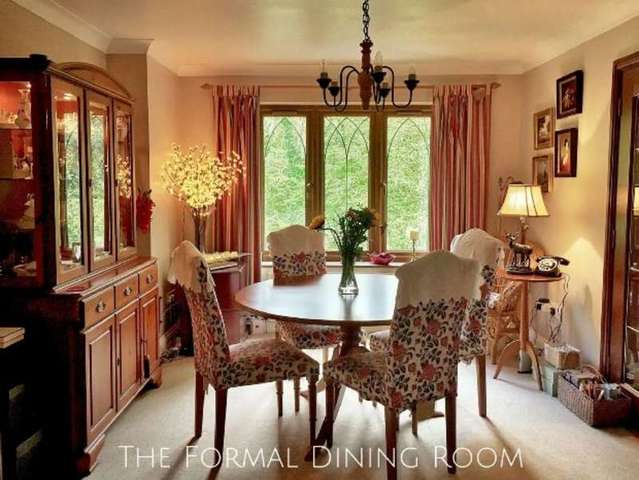  Image of 5 bedroom Detached house for sale in Starlings Drive Tilehurst Reading RG31 at Starlings Drive  Reading, RG31 4SS