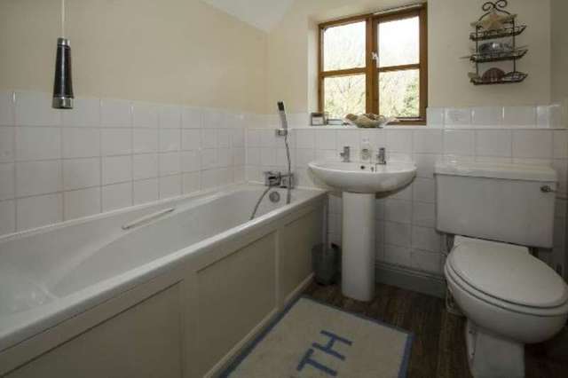  Image of 5 bedroom Detached house for sale in Starlings Drive Tilehurst Reading RG31 at Starlings Drive  Reading, RG31 4SS