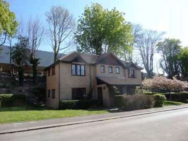  Image of Flat for sale in Station Approach Coulsdon North Coulsdon CR5 at Station Approach Coulsdon North COULSDON, CR5 2NT