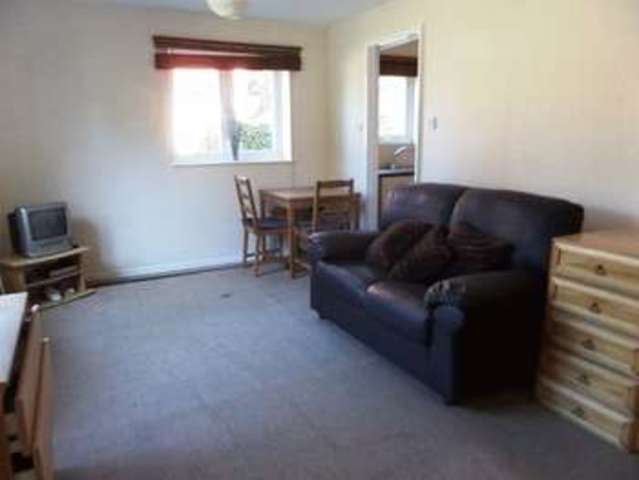  Image of Flat for sale in Station Approach Coulsdon North Coulsdon CR5 at Station Approach Coulsdon North COULSDON, CR5 2NT