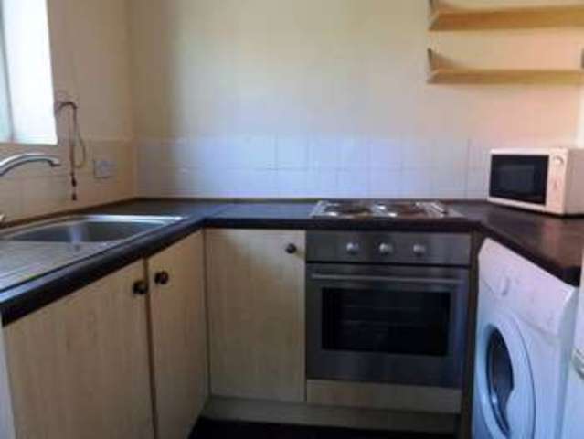  Image of Flat for sale in Station Approach Coulsdon North Coulsdon CR5 at Station Approach Coulsdon North COULSDON, CR5 2NT