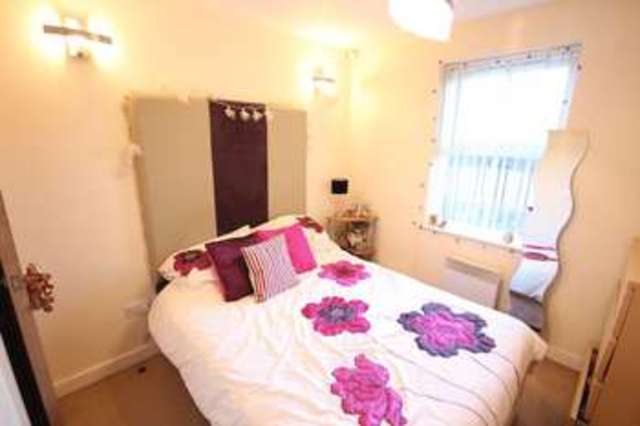  Image of 1 bedroom Flat to rent in Station Approach Leeds LS5 at Station Approach Kirkstall Leeds, LS5 3HR