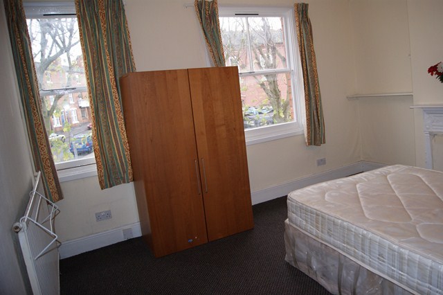  Image of 3 bedroom End of Terrace to rent in Strensham Road Balsall Heath Birmingham B12 at Balsall Heath  Birmingham, B12 9RP
