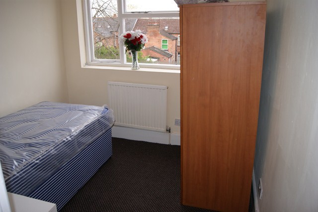  Image of 3 bedroom End of Terrace to rent in Strensham Road Balsall Heath Birmingham B12 at Balsall Heath  Birmingham, B12 9RP