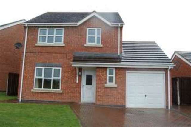  Image of 3 bedroom Mews for sale in Sunningdale Crescent New Holland Barrow-upon-Humber DN19 at Sunningdale Crescent  New Holland, DN19 7SY