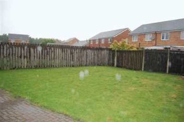  Image of 3 bedroom Mews for sale in Sunningdale Crescent New Holland Barrow-upon-Humber DN19 at Sunningdale Crescent  New Holland, DN19 7SY