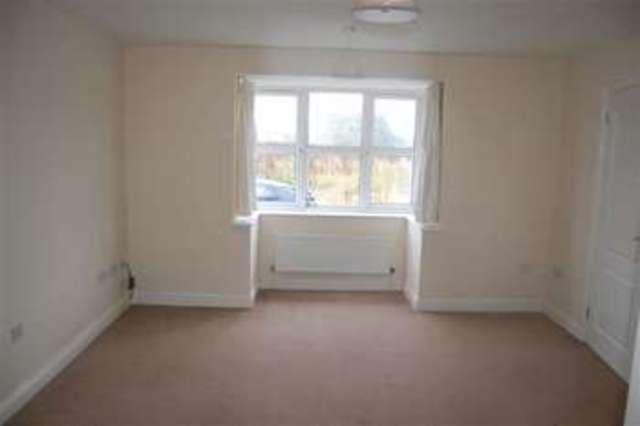  Image of 3 bedroom Detached house for sale in Sunningdale Crescent New Holland Barrow-upon-Humber DN19 at Sunningdale Crescent  New Holland, DN19 7SY