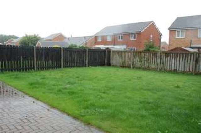  Image of 3 bedroom Detached house for sale in Sunningdale Crescent New Holland Barrow-upon-Humber DN19 at Sunningdale Crescent  New Holland, DN19 7SY