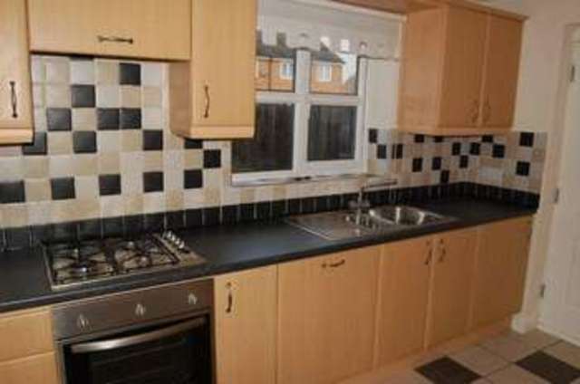  Image of 3 bedroom Detached house for sale in Sunningdale Crescent New Holland Barrow-upon-Humber DN19 at Sunningdale Crescent  New Holland, DN19 7SY