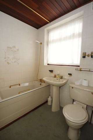  Image of 2 bedroom Detached house for sale in Sylvia Avenue Hatch End Pinner HA5 at Sylvia Avenue Hatch End Pinner, HA5 4QL