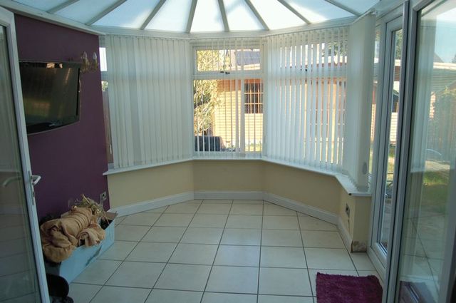  Image of 3 bedroom Terraced house for sale in Tamar Drive Aveley South Ockendon RM15 at Tamar Drive  Aveley, RM15 4NB