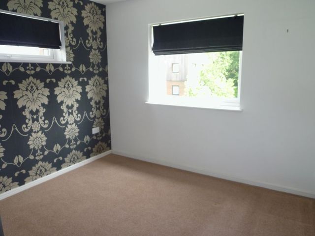  Image of 2 bedroom Flat to rent in Tattershall Court Stoke-on-Trent ST4 at Tattershall Court Cliffe Vale Stoke-On-Trent, ST4 7GH