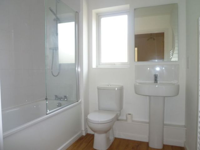  Image of 2 bedroom Flat to rent in Tattershall Court Stoke-on-Trent ST4 at Tattershall Court Cliffe Vale Stoke-On-Trent, ST4 7GH