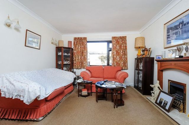  Image of 4 bedroom Detached house for sale in Terrington Close Abingdon OX14 at Terrington Close  Abingdon, OX14 1PQ