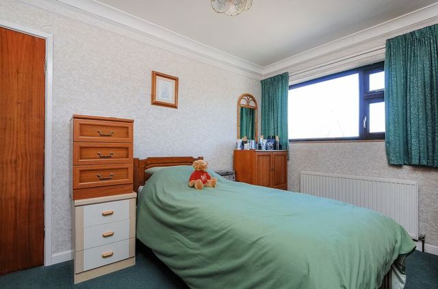 Image of 4 bedroom Detached house for sale in Terrington Close Abingdon OX14 at Terrington Close  Abingdon, OX14 1PQ