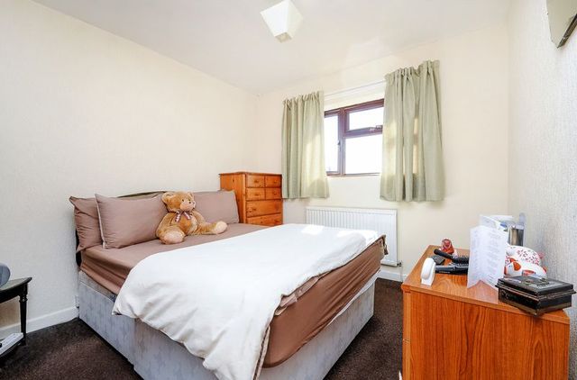  Image of 4 bedroom Detached house for sale in Terrington Close Abingdon OX14 at Terrington Close  Abingdon, OX14 1PQ