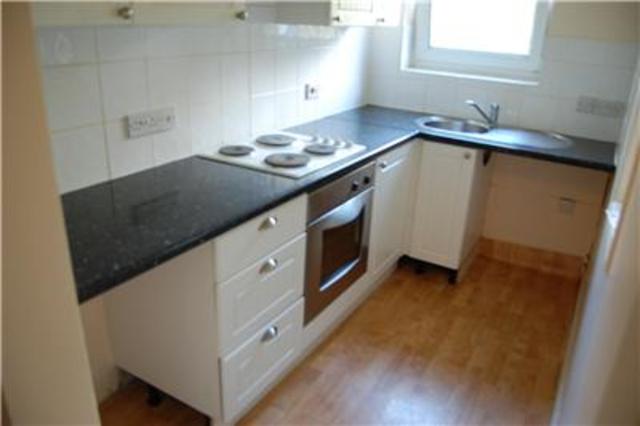  Image of 1 bedroom Flat to rent in Eversfield Place St. Leonards-on-Sea TN37 at East Sussex, TN37 6QP