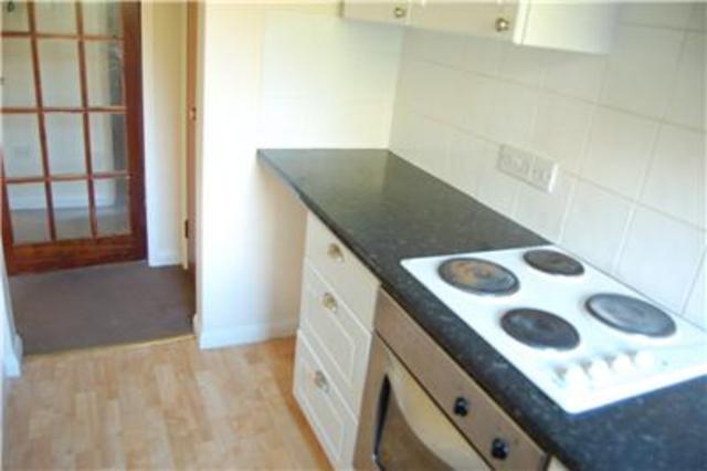  Image of 1 bedroom Flat to rent in Eversfield Place St. Leonards-on-Sea TN37 at East Sussex, TN37 6QP