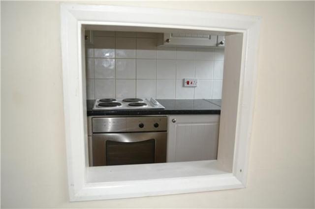  Image of 1 bedroom Flat to rent in Eversfield Place St. Leonards-on-Sea TN37 at East Sussex, TN37 6QP