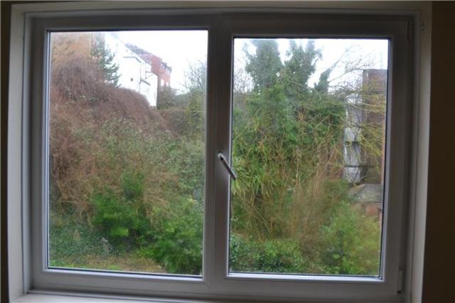  Image of 1 bedroom Flat to rent in Eversfield Place St. Leonards-on-Sea TN37 at East Sussex, TN37 6QP