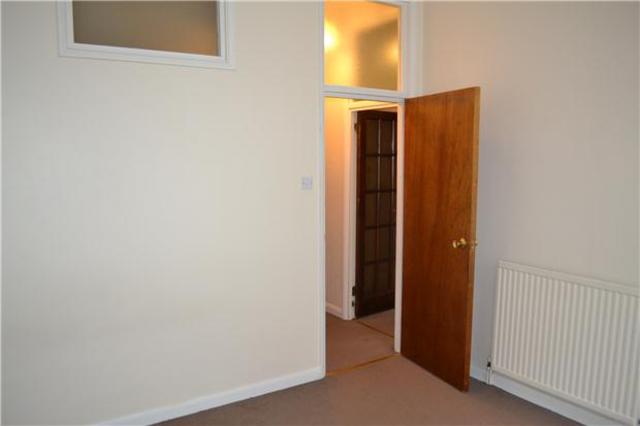  Image of 1 bedroom Flat to rent in Eversfield Place St. Leonards-on-Sea TN37 at East Sussex, TN37 6QP