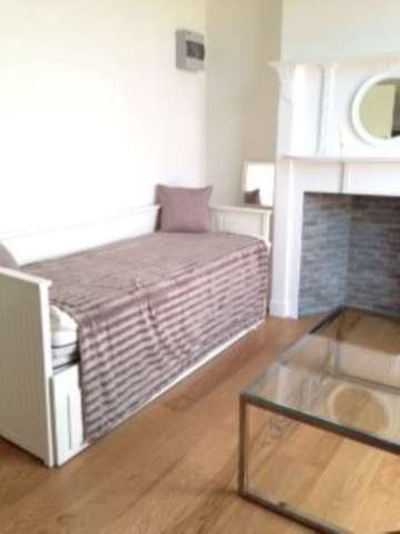  Image of Studio flat to rent in Rotherhithe New Road London SE16 at S     The Court Yard, Rotherhithe New Road Surrey Quays London, SE16 2AH