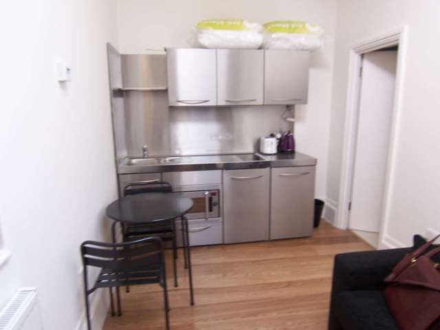  Image of Studio flat to rent in Rotherhithe New Road London SE16 at Rotherhithe New Road Surrey Quays London, SE16 2AH