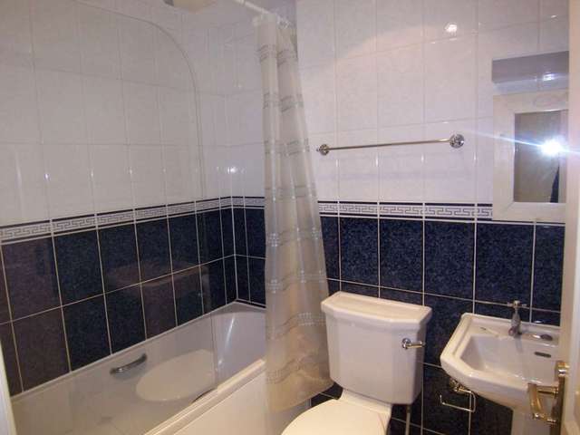  Image of Studio flat to rent in Rotherhithe New Road London SE16 at Rotherhithe New Road Surrey Quays London, SE16 2AH