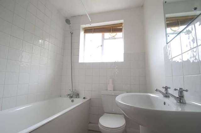  Image of House Share to rent in Trinity Church Square London SE1 at Trinity Church Square  London, SE1 4HU