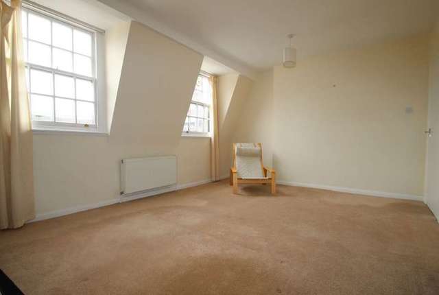  Image of House Share to rent in Trinity Church Square London SE1 at London Bridge SE1 London, SE1 4HY