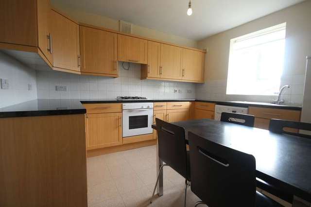  Image of House Share to rent in Trinity Church Square London SE1 at London Bridge SE1 London, SE1 4HY