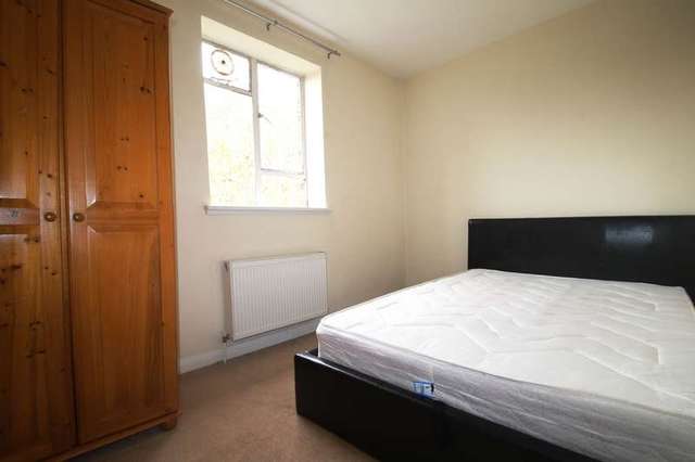  Image of House Share to rent in Trinity Church Square London SE1 at Trinty Church Square  London, SE1 4HY